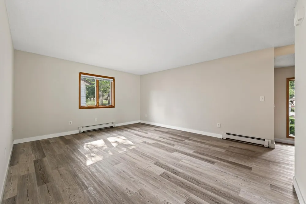 6262 7th Street Oakdale, MN 55128