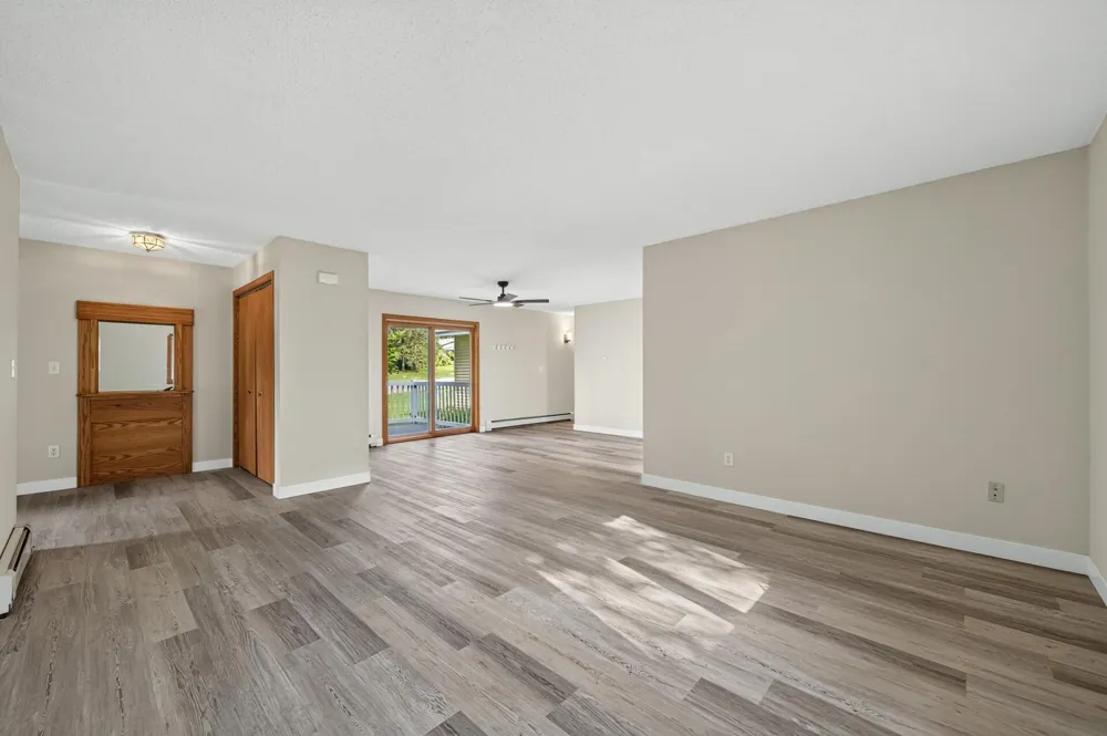 6262 7th Street Oakdale, MN 55128