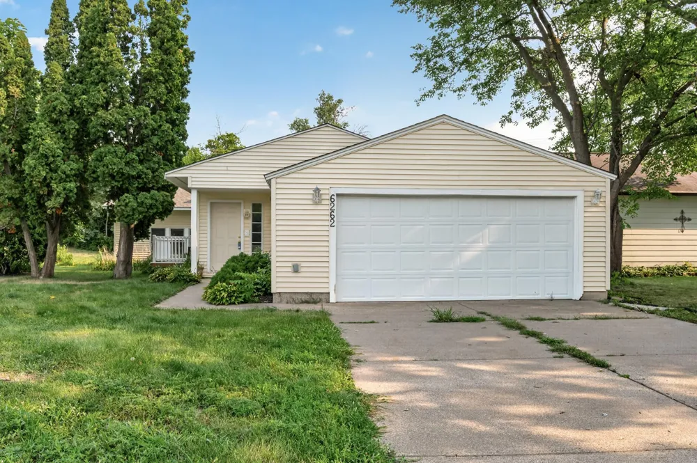 6262 7th Street Oakdale, MN 55128