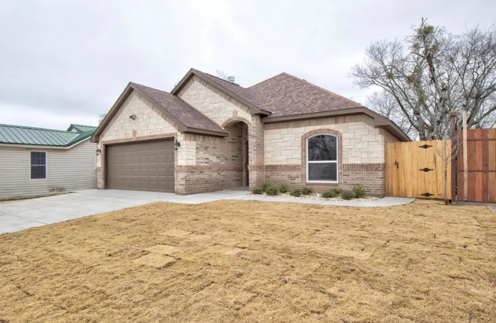 125 Las Vegas Trail White Settlement, TX 76108
