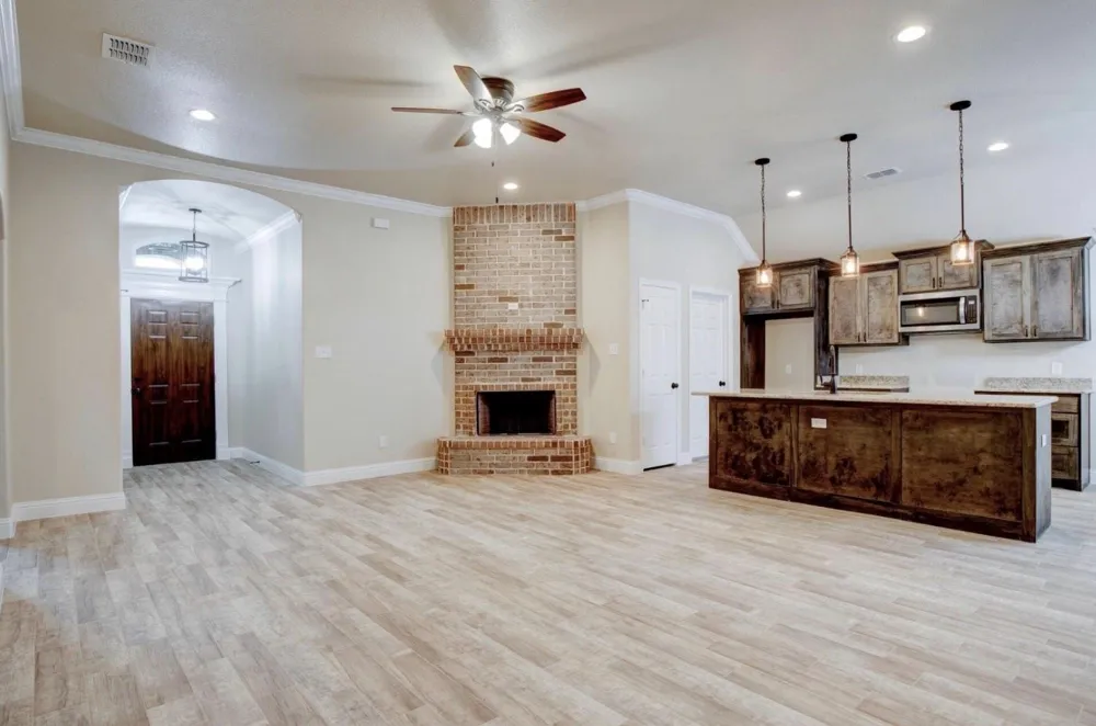 125 Las Vegas Trail White Settlement, TX 76108