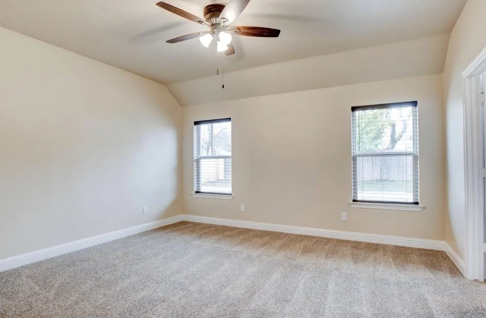 125 Las Vegas Trail White Settlement, TX 76108