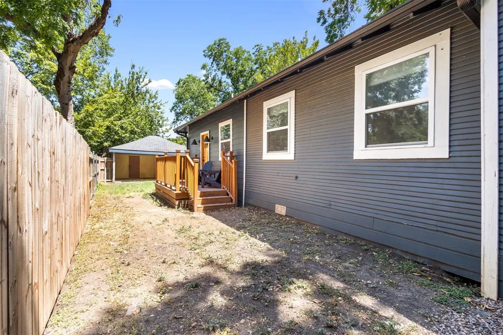 406 S Montreal Avenue Dallas, TX 75208