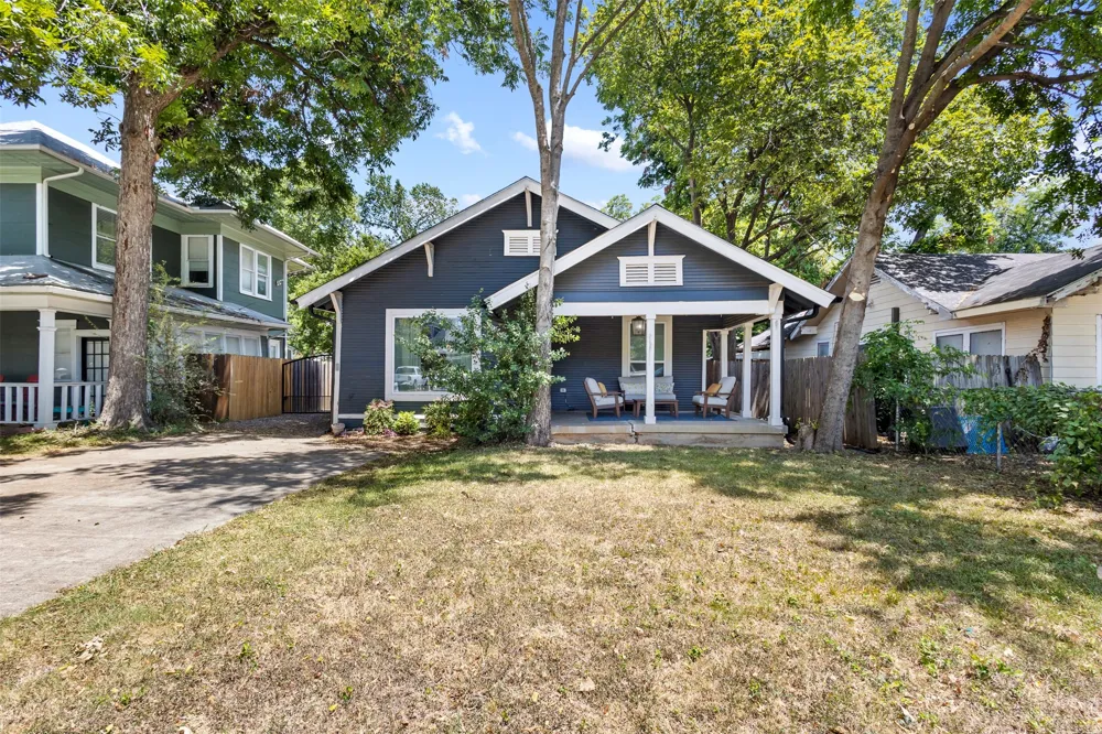 406 S Montreal Avenue Dallas, TX 75208