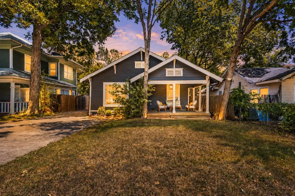 406 S Montreal Avenue Dallas, TX 75208
