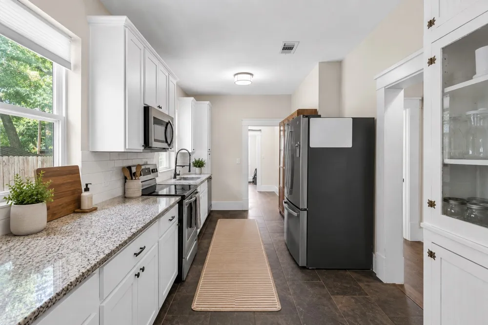 406 S Montreal Avenue Dallas, TX 75208