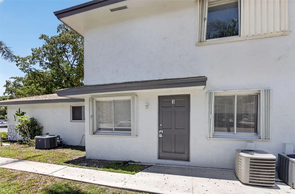 2201 Catherine Dr #3 Delray Beach, FL 33445