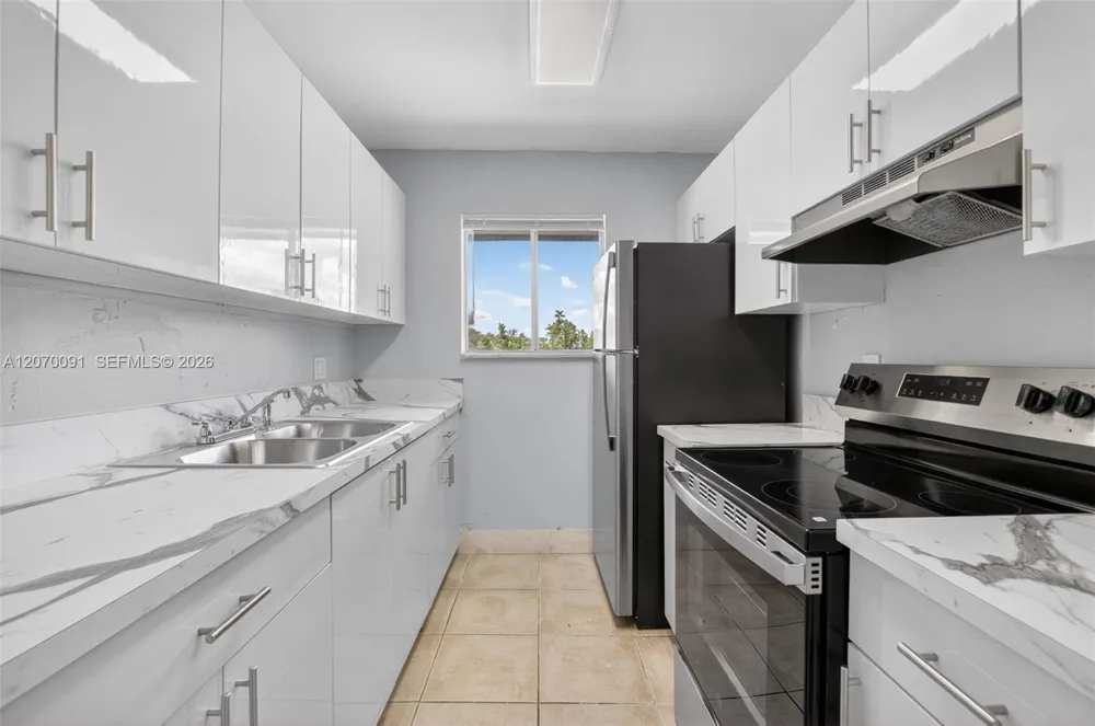 2201 Catherine Dr #3 Delray Beach, FL 33445