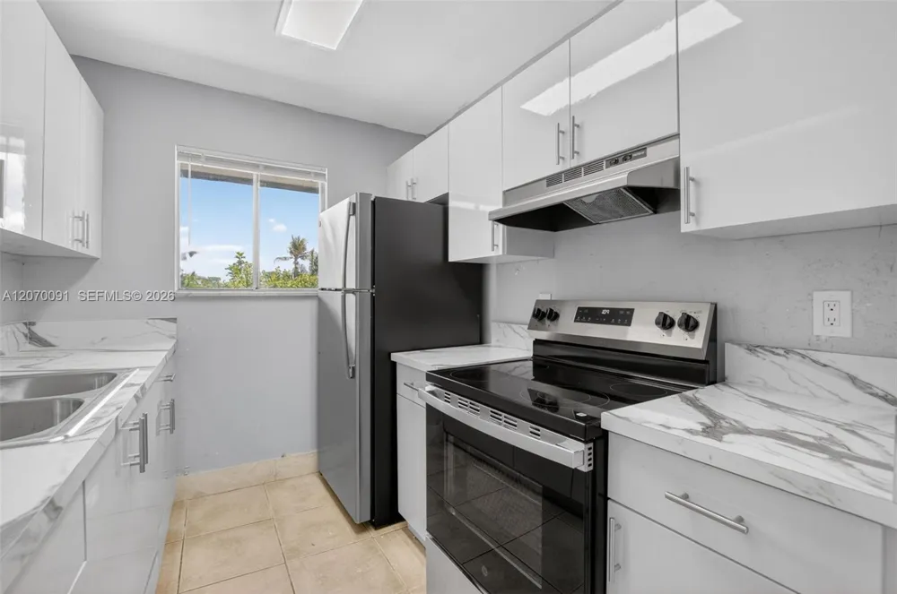 2201 Catherine Dr #3 Delray Beach, FL 33445