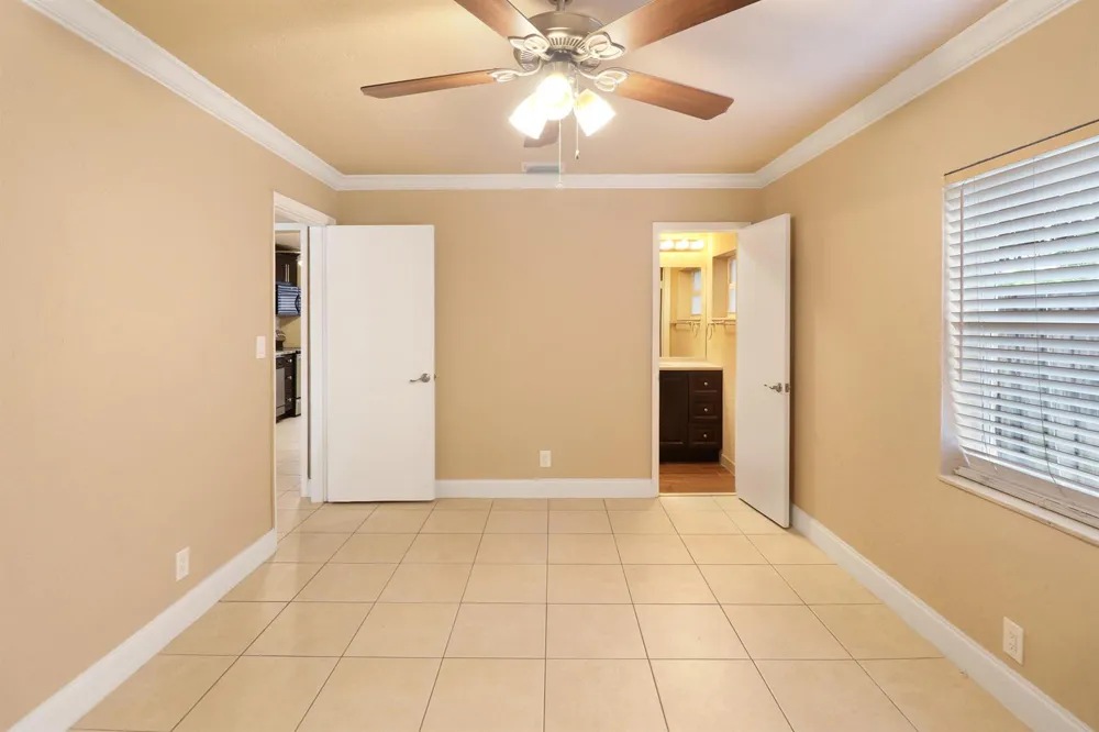 5249 NE 4TH TERRACE Oakland Park, FL 33334