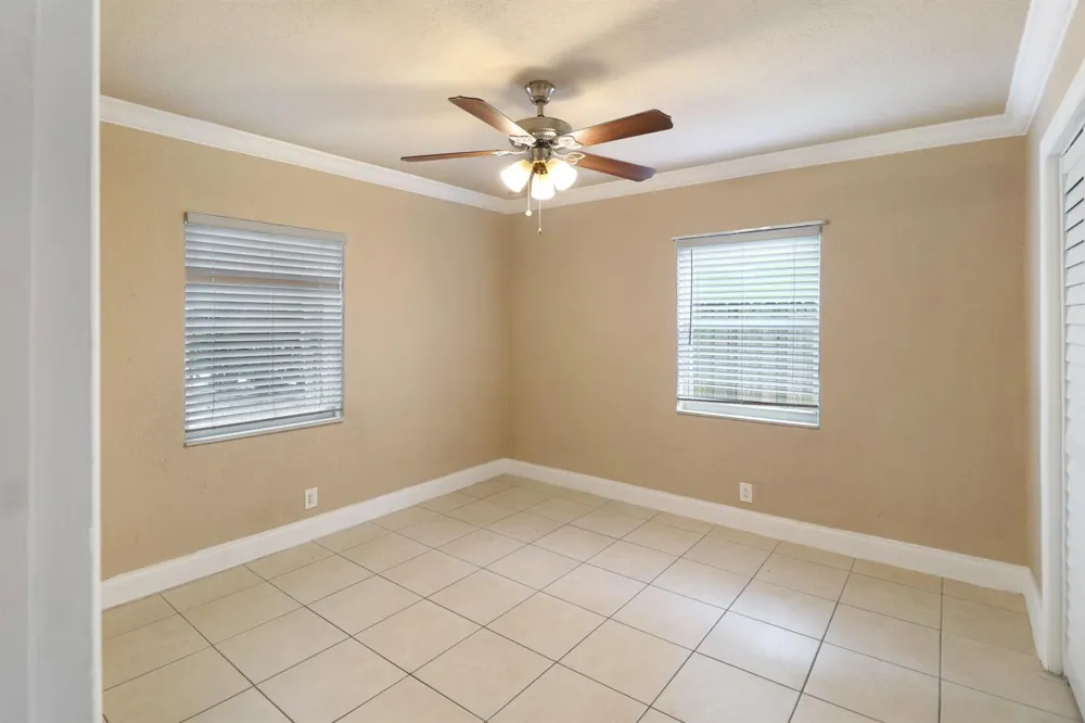 5249 NE 4TH TERRACE Oakland Park, FL 33334