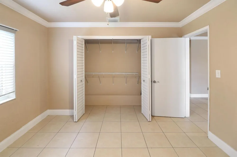 5249 NE 4TH TERRACE Oakland Park, FL 33334