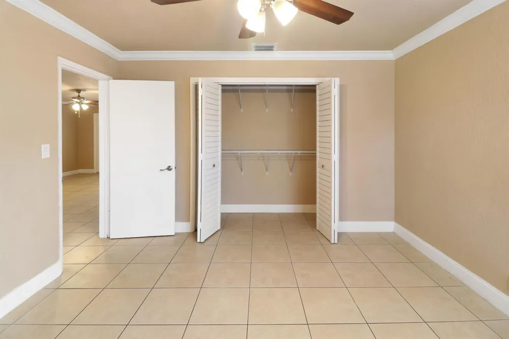 5249 NE 4TH TERRACE Oakland Park, FL 33334
