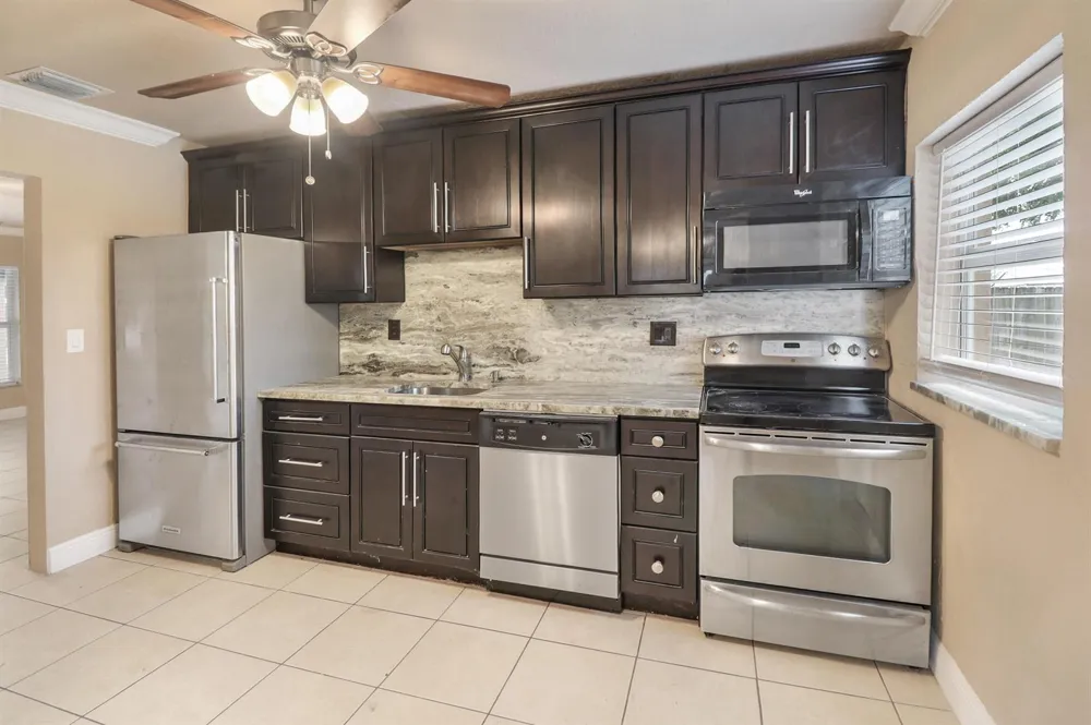 5249 NE 4TH TERRACE Oakland Park, FL 33334