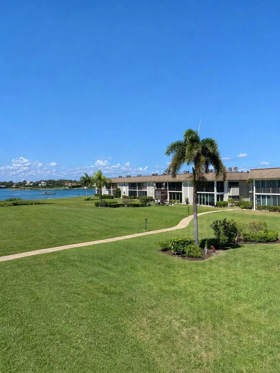 755 SATURN STREET #H207 Jupiter, FL 33477