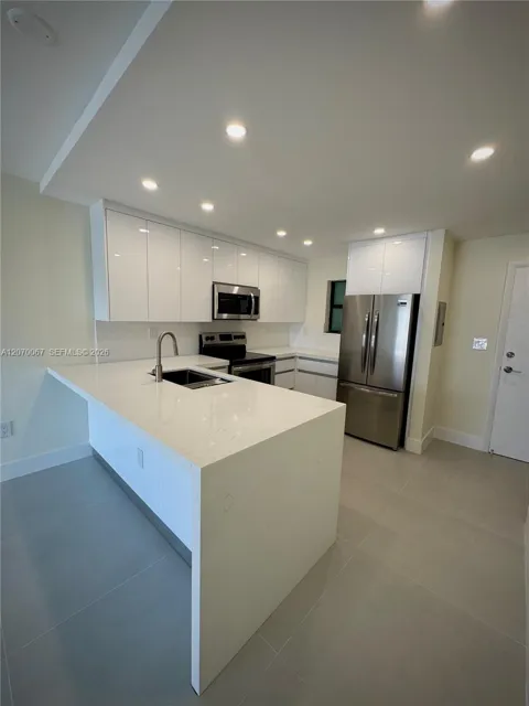 1530 SW 2nd St #405