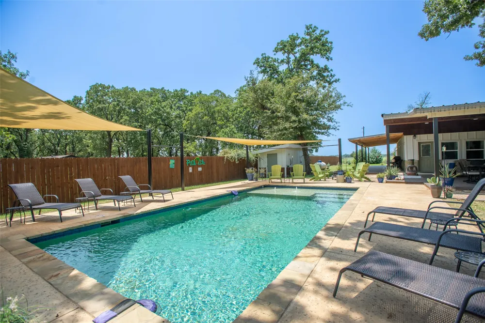 116 Pauline Road Mabank, TX 75156