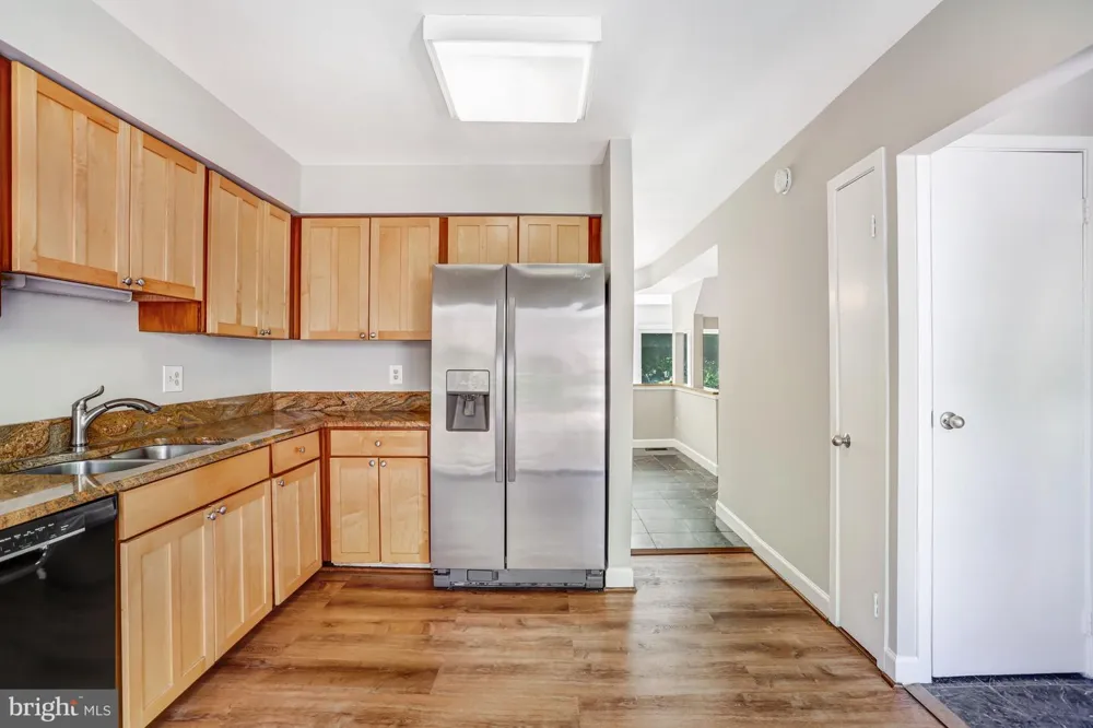 1953 LAKEPORT WAY Reston, VA 20191