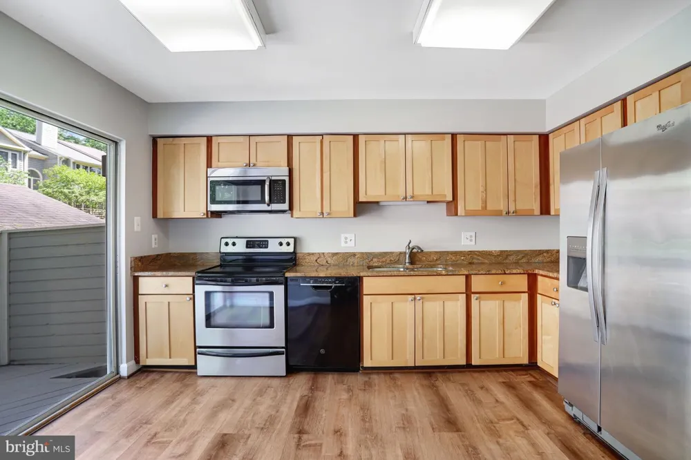 1953 LAKEPORT WAY Reston, VA 20191
