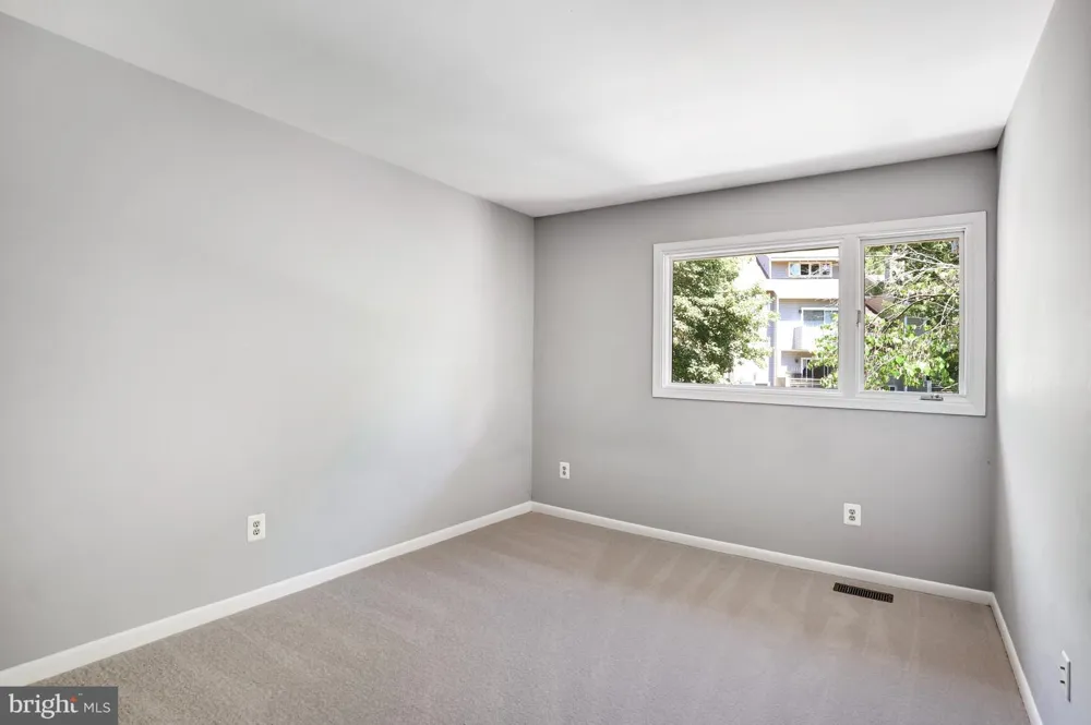 1953 LAKEPORT WAY Reston, VA 20191