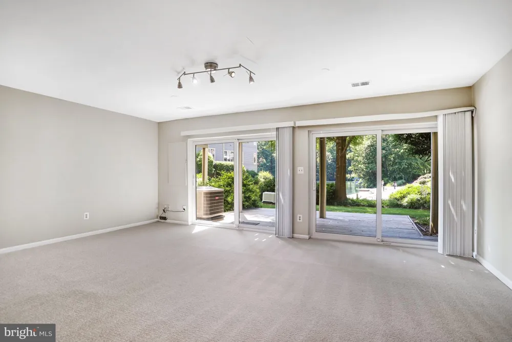 1953 LAKEPORT WAY Reston, VA 20191