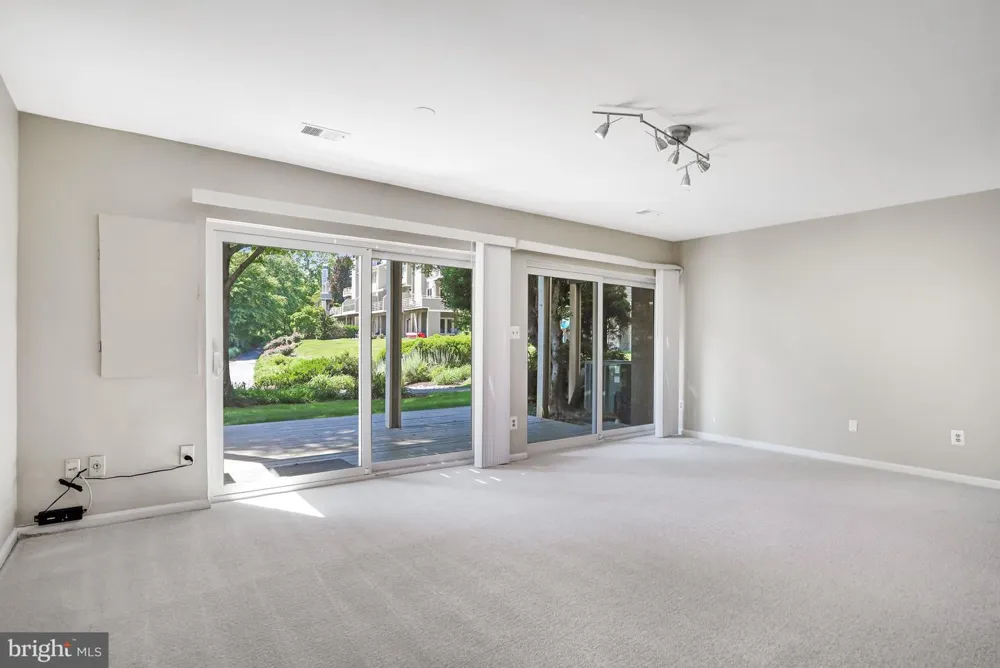 1953 LAKEPORT WAY Reston, VA 20191