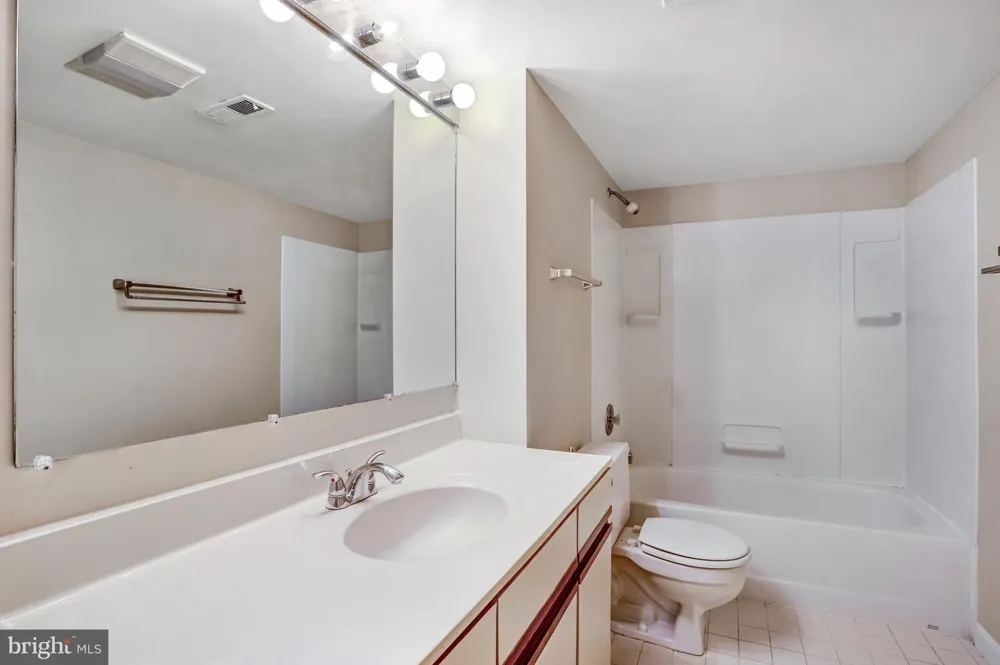 1953 LAKEPORT WAY Reston, VA 20191