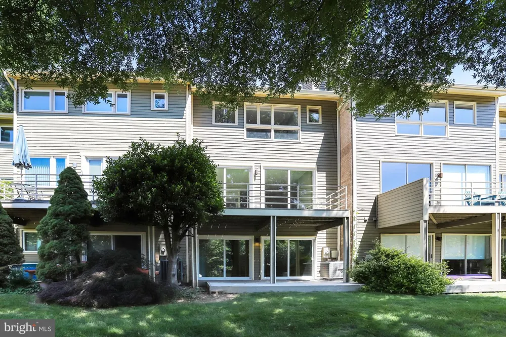 1953 LAKEPORT WAY Reston, VA 20191