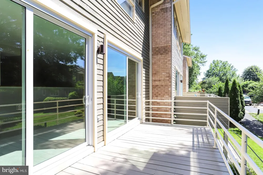 1953 LAKEPORT WAY Reston, VA 20191