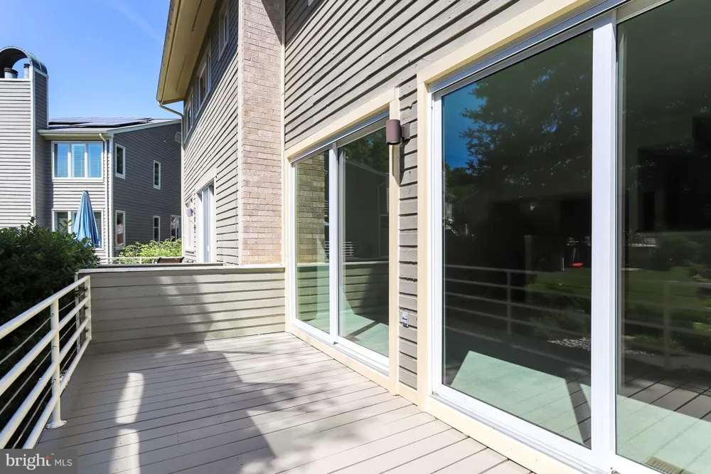 1953 LAKEPORT WAY Reston, VA 20191
