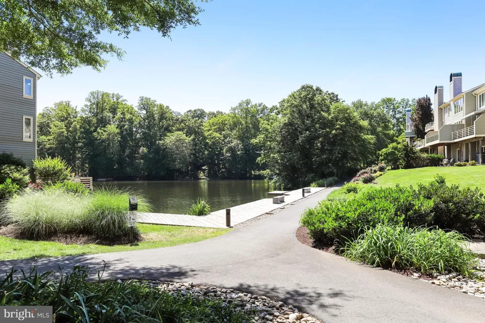 1953 LAKEPORT WAY Reston, VA 20191