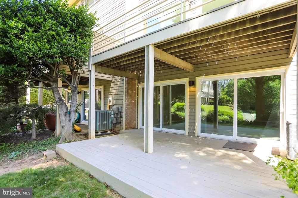 1953 LAKEPORT WAY Reston, VA 20191