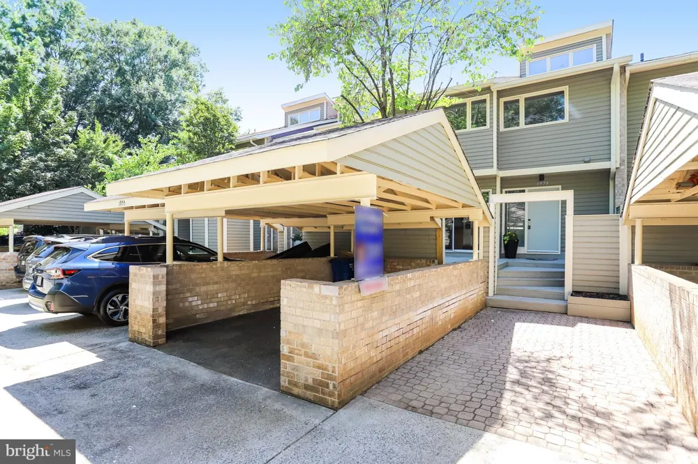 1953 LAKEPORT WAY Reston, VA 20191