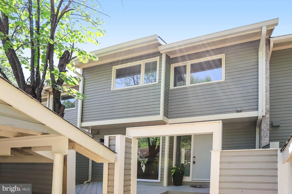 1953 LAKEPORT WAY Reston, VA 20191