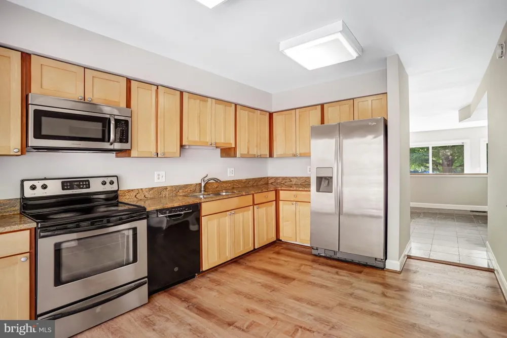 1953 LAKEPORT WAY Reston, VA 20191