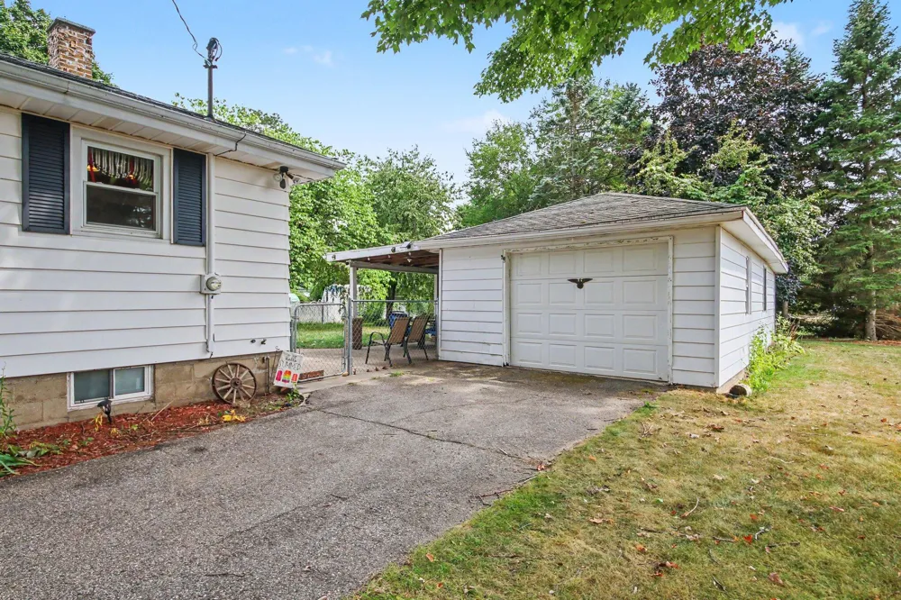222 Woodrow Street Fremont, MI 49412