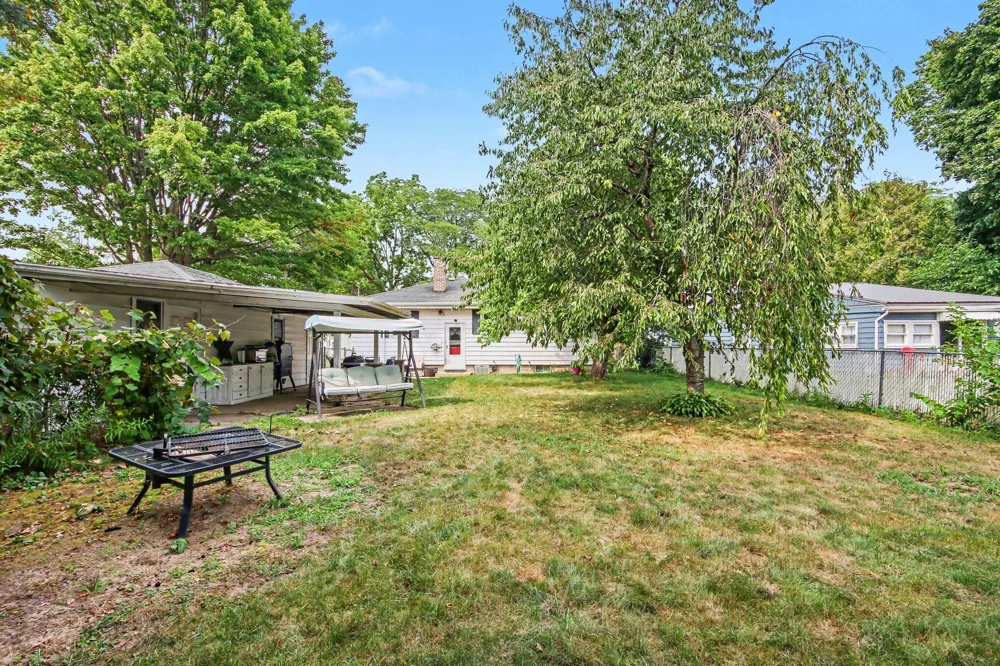 222 Woodrow Street Fremont, MI 49412