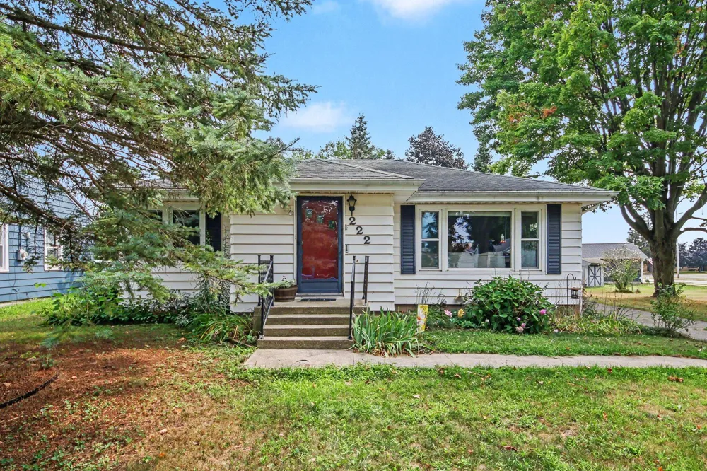 222 Woodrow Street Fremont, MI 49412