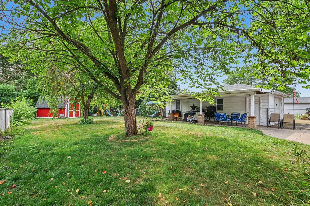 222 Woodrow Street Fremont, MI 49412