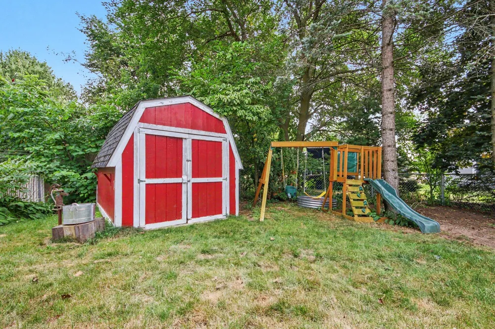 222 Woodrow Street Fremont, MI 49412