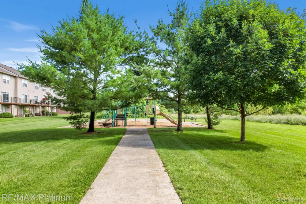 1665 Pinecroft Lane Howell Township, MI 48855