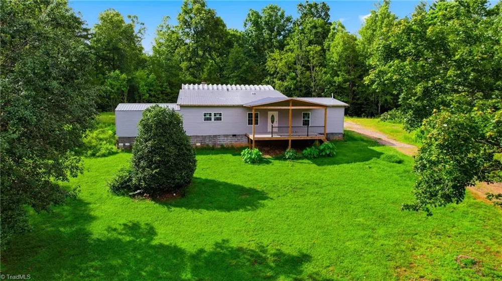 209 Bruno Lane Boomer, NC 28606