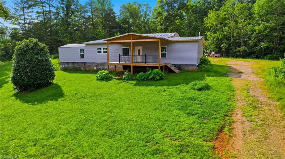 209 Bruno Lane Boomer, NC 28606
