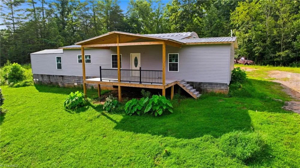 209 Bruno Lane Boomer, NC 28606