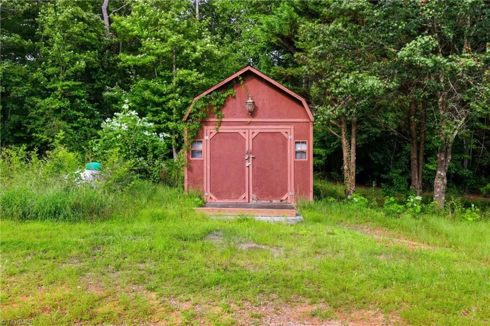 209 Bruno Lane Boomer, NC 28606
