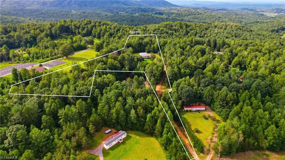 209 Bruno Lane Boomer, NC 28606