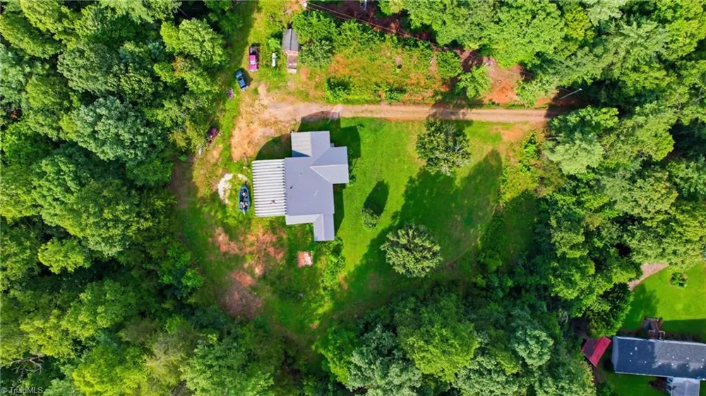 209 Bruno Lane Boomer, NC 28606