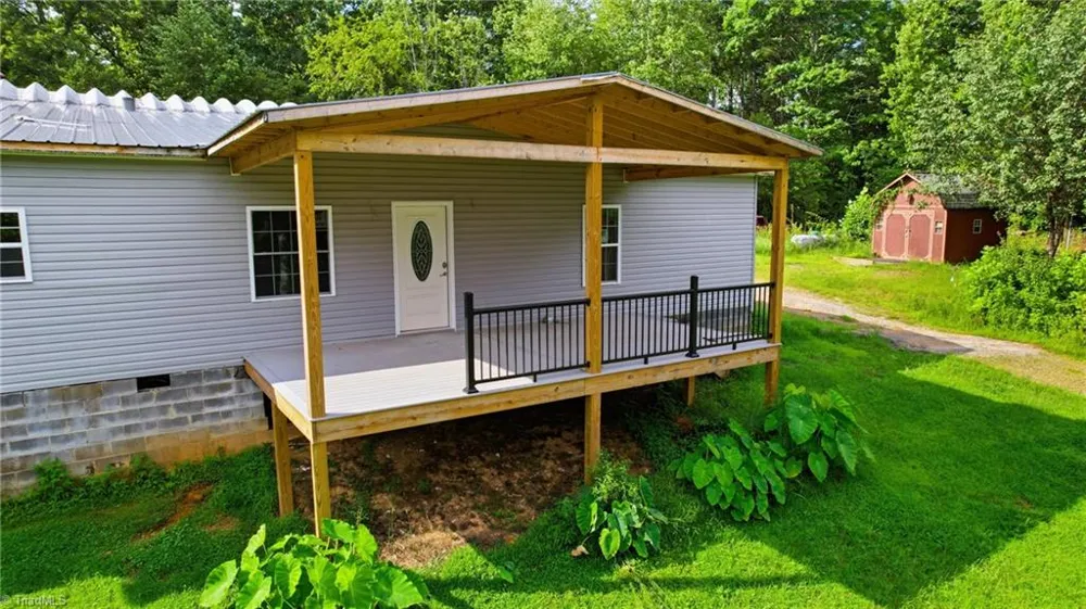 209 Bruno Lane Boomer, NC 28606