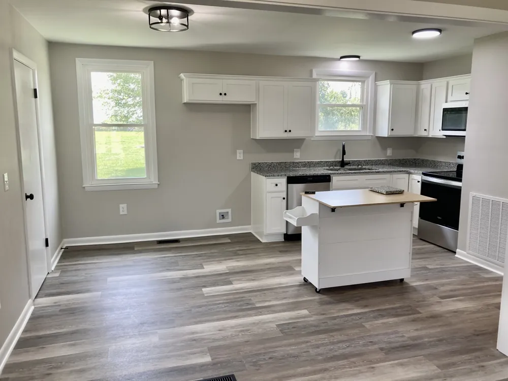 221 Austin Dr Portland, TN 37148