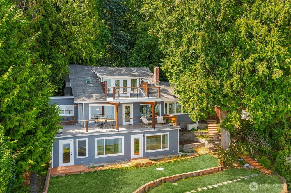 9943 SW 123rd Place Vashon, WA 98070